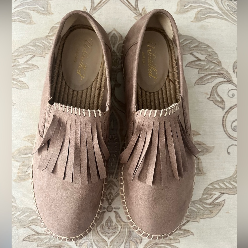 Ariat Unbridled | “Joy” suede, espadrille flats tassel women’s size 8.5 - Picture 1 of 7